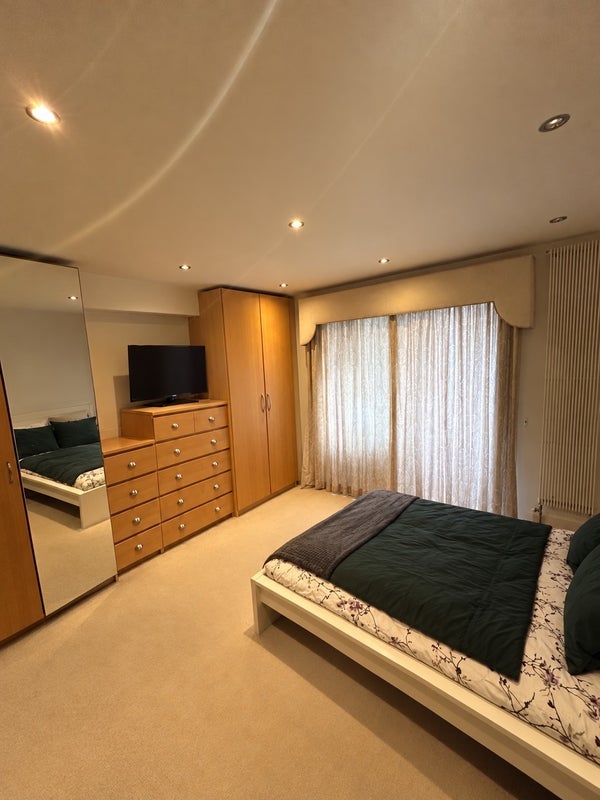 Room Finland Street in Greater London