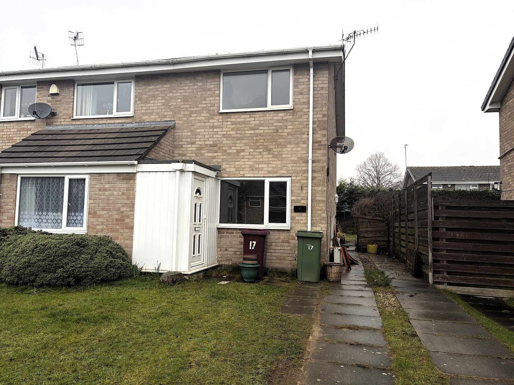 Flat Windermere Avenue in North East Derbyshire