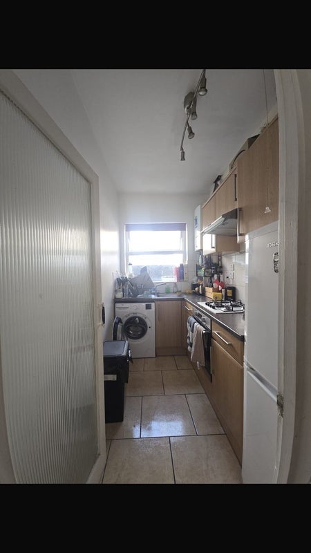 Room Galloway Road in Greater London