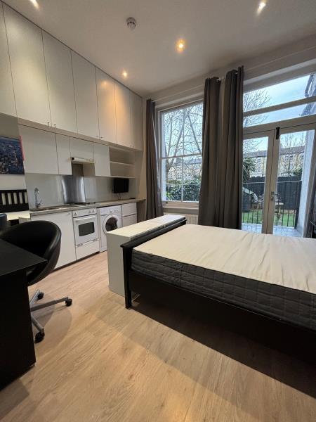 Flat Gwendwr Road in Greater London