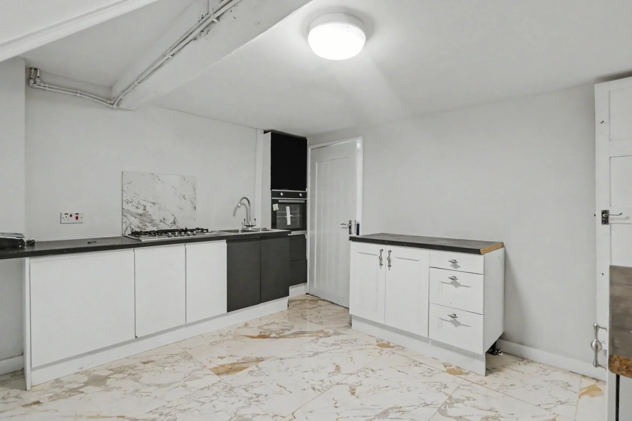 Room Sneyd Street in Stoke-on-Trent