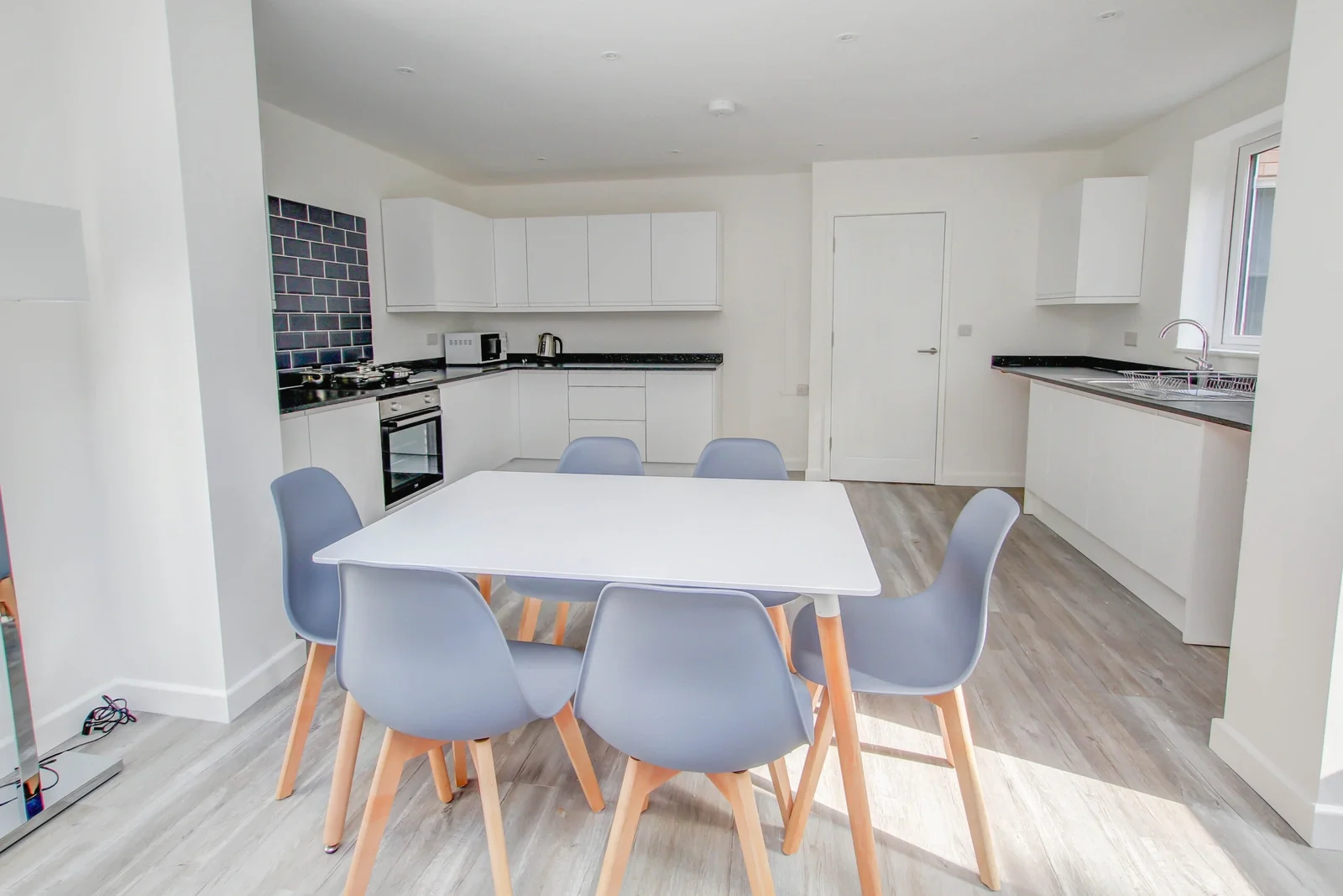 Room Mercer Court in Exeter