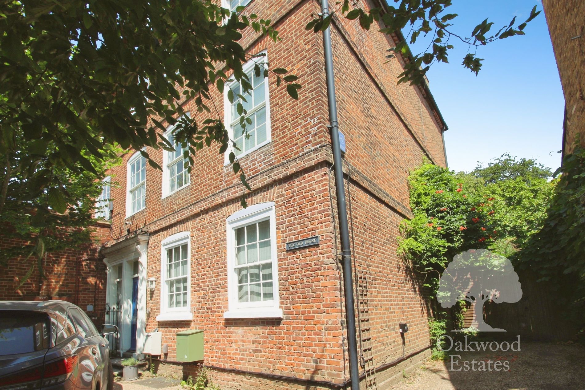 Flat High Street in Wexham and Ivers Community Board