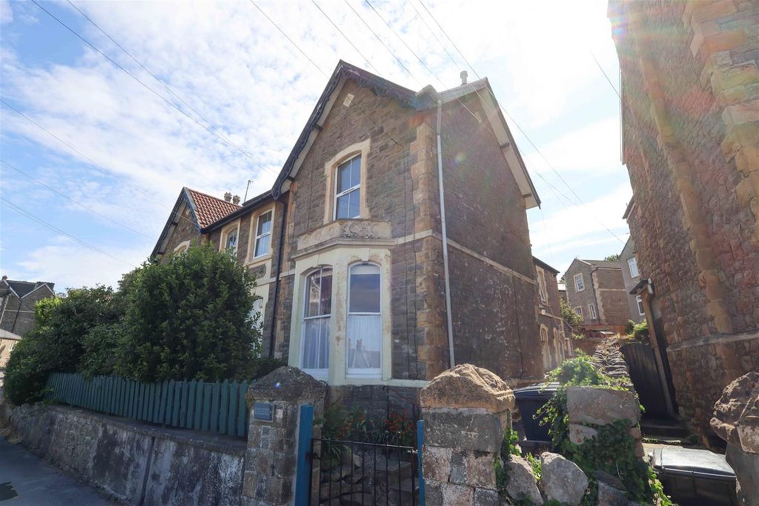 Flat Woodlands Road in Clevedon