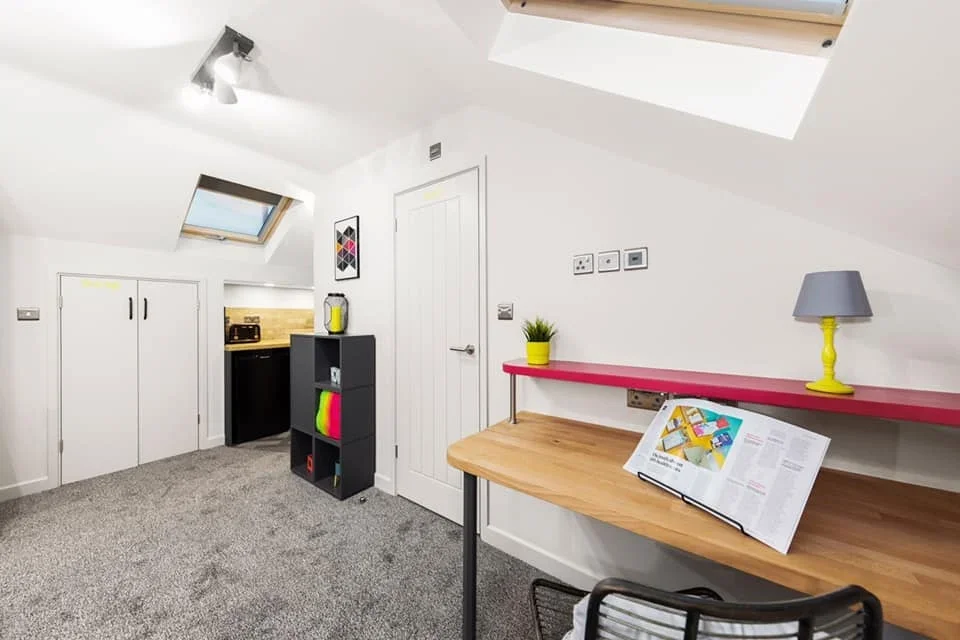Room Bristol Road South in Birmingham
