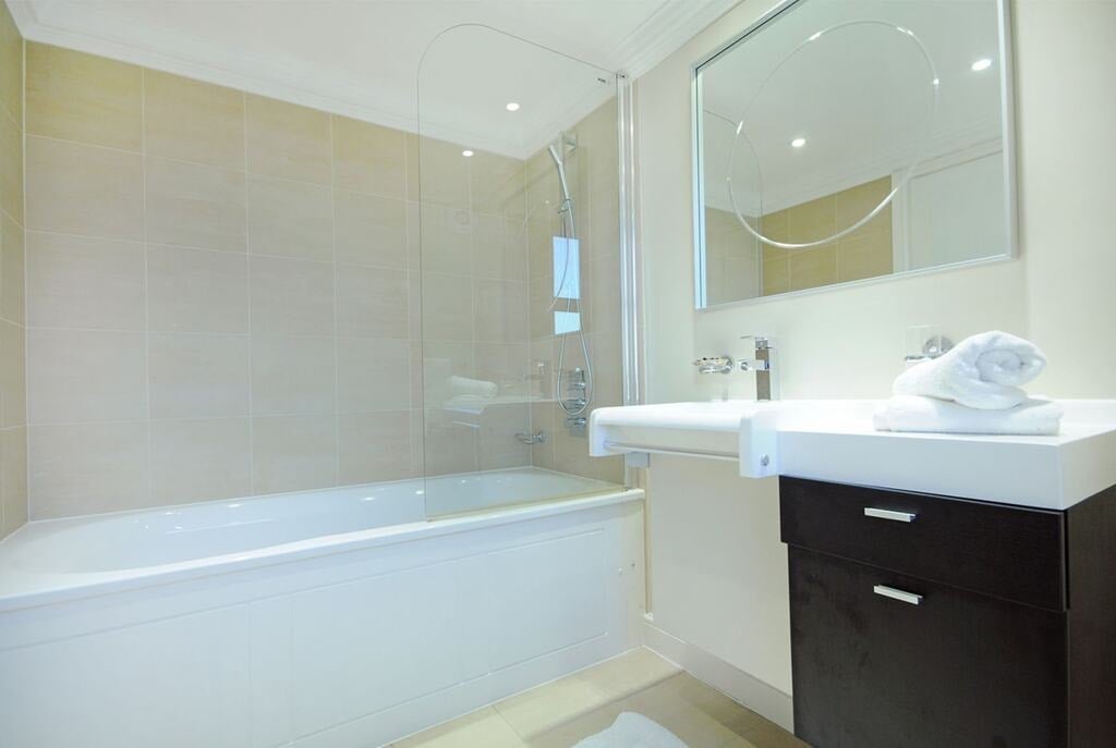 Flat Boydell Court in Greater London