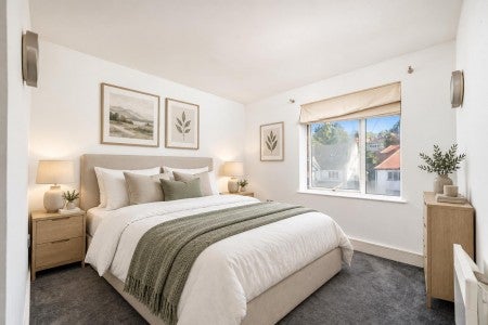 Flat Finchley Road in Greater London