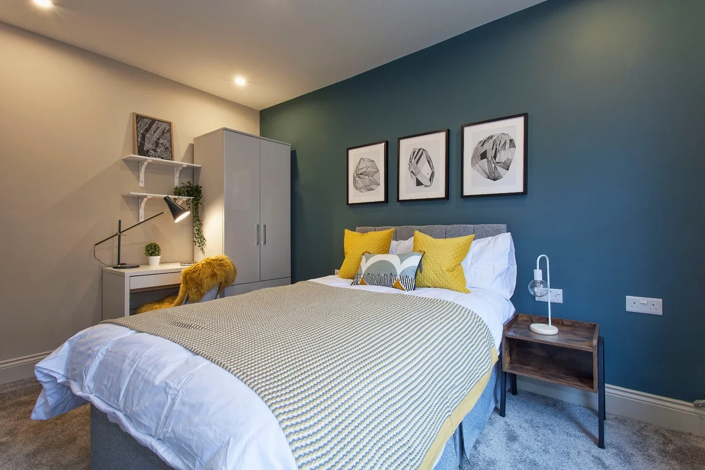 Room Whippendell Road in Watford