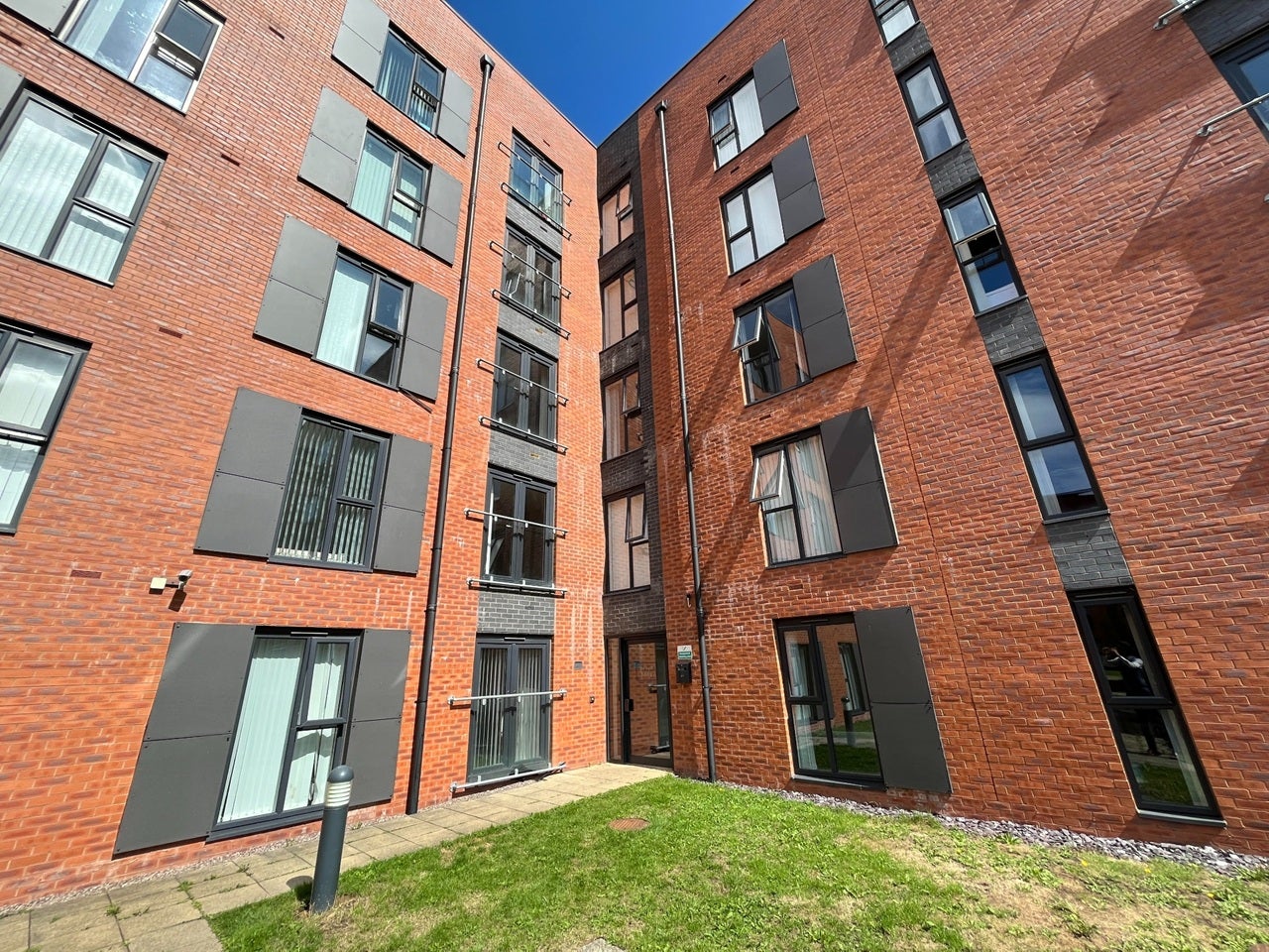 Flat Ordsall Lane in Salford
