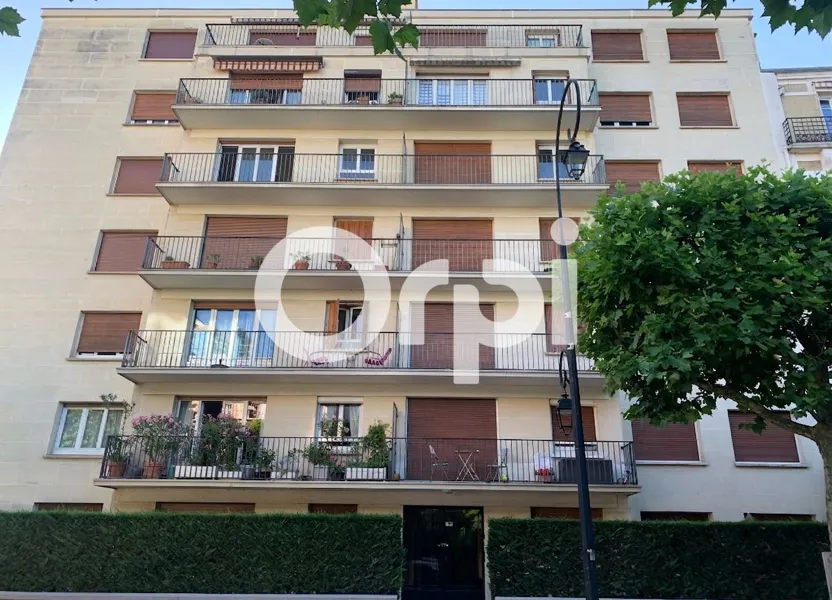 Flat Boulevard de Champigny in Saint-Maur-des-Fossés