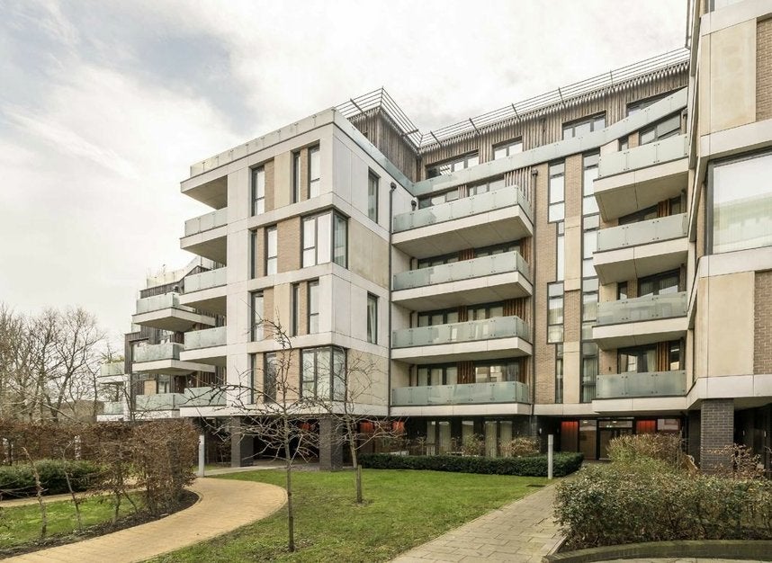 Flat Quebec Way in Greater London