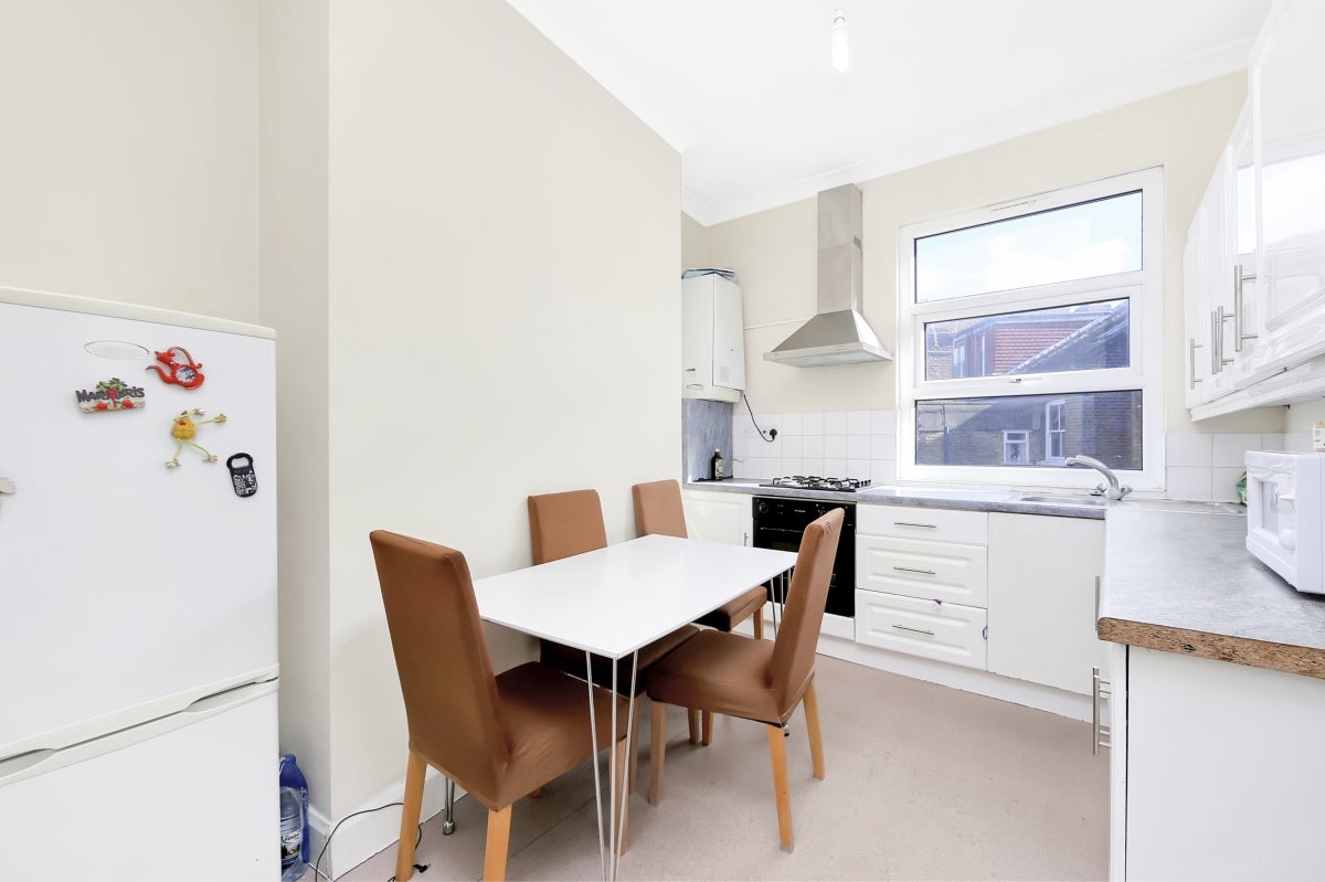 Flat Hornsey Road in Greater London