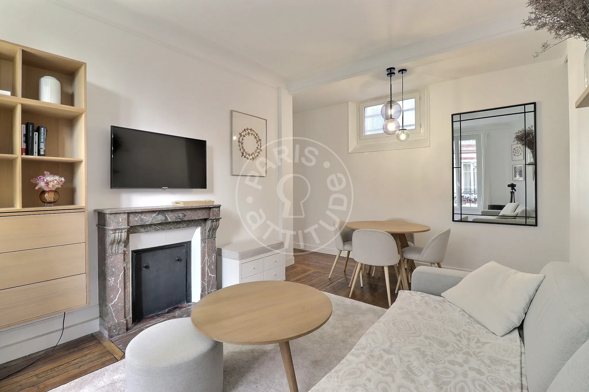 Flat Rue Fenoux in Paris