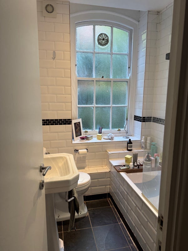 Room Club Row in Greater London