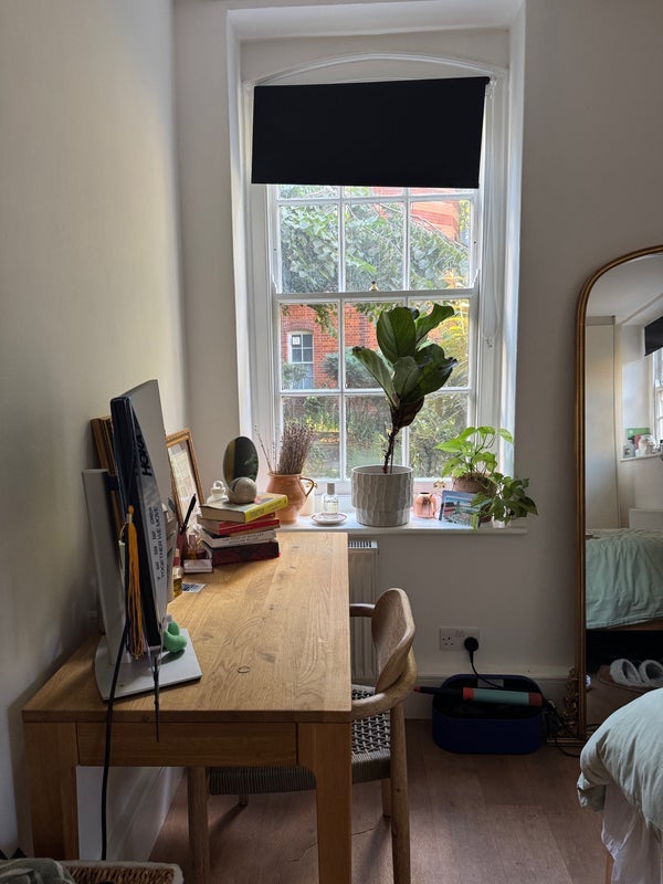 Room Club Row in Greater London
