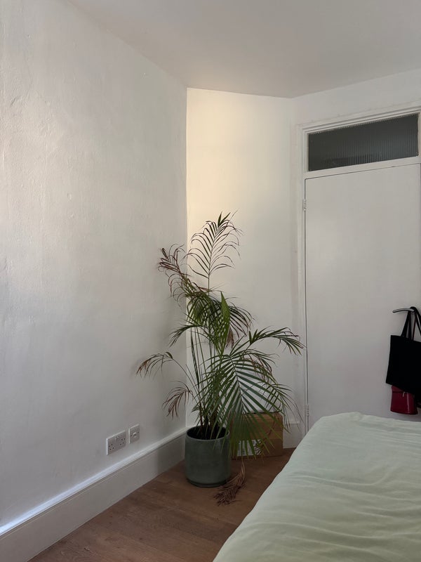 Room Club Row in Greater London