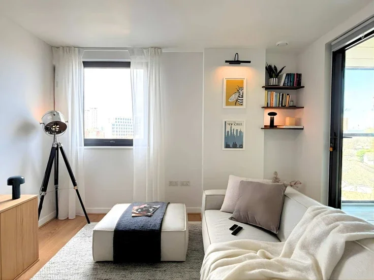 Flat Rotherhithe New Road in Greater London