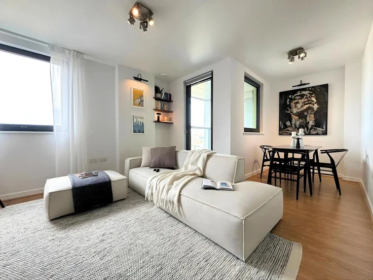 Flat Rotherhithe New Road in Greater London