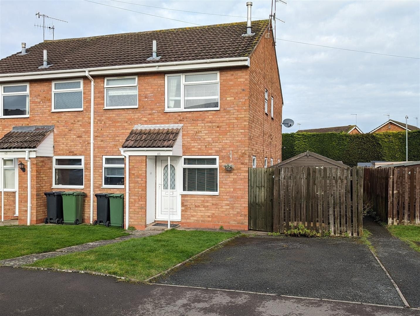 House Henley Drive in Wychavon