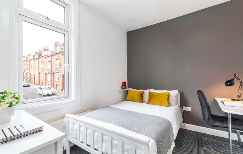 Room Quarry Street in Leeds