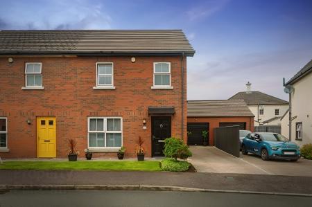 Flat Magheralave Meadows in Lisburn