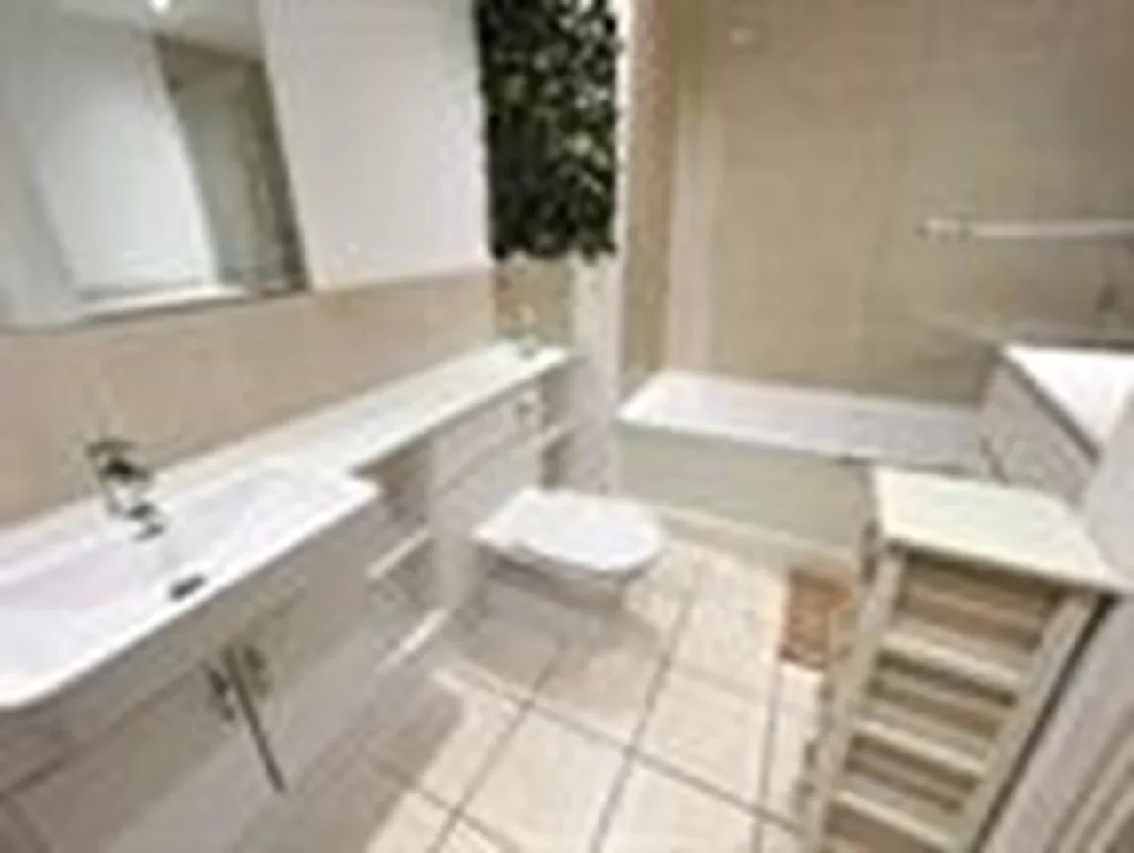 Flat Gallions Road in Greater London