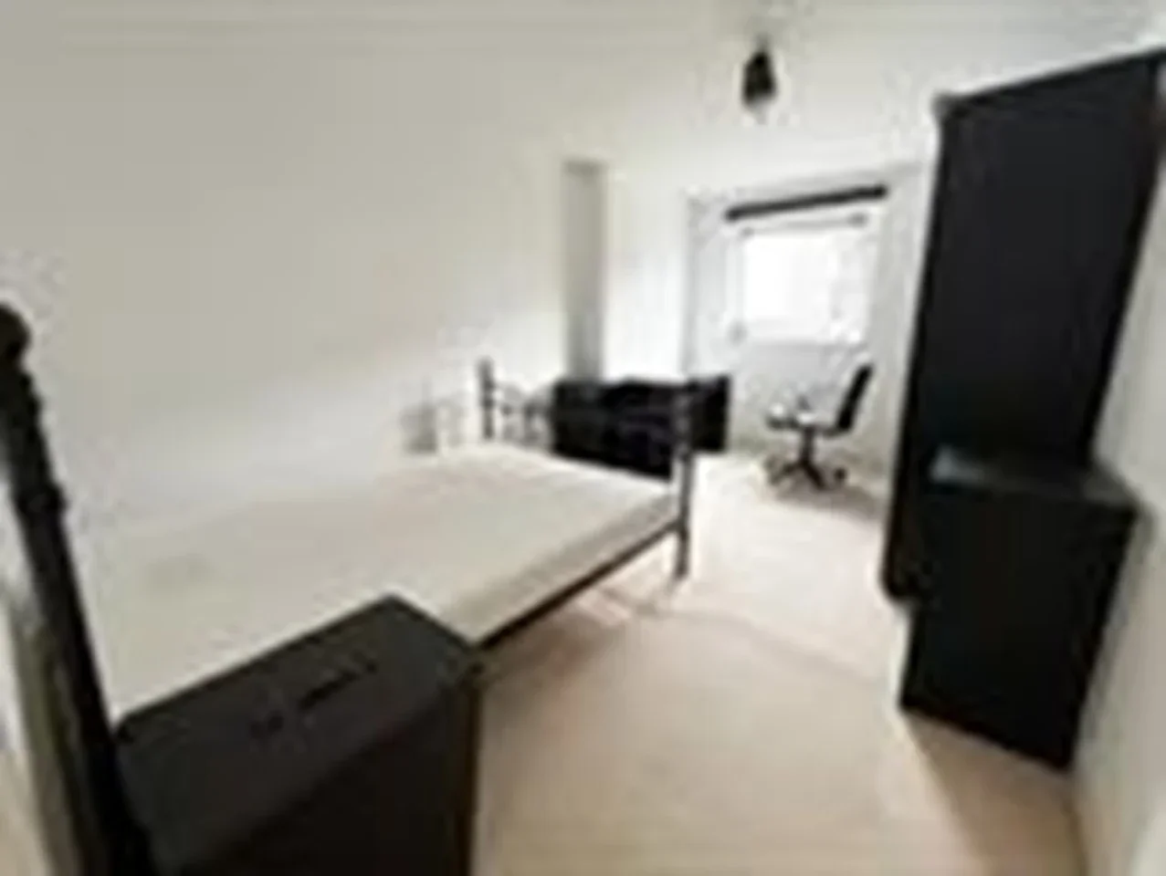 Flat Gallions Road in Greater London