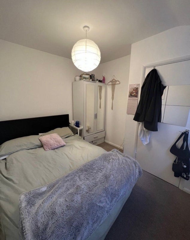 Room Sidney Street in Greater London