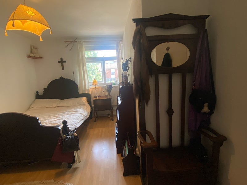 Room Rushmore Road in Greater London