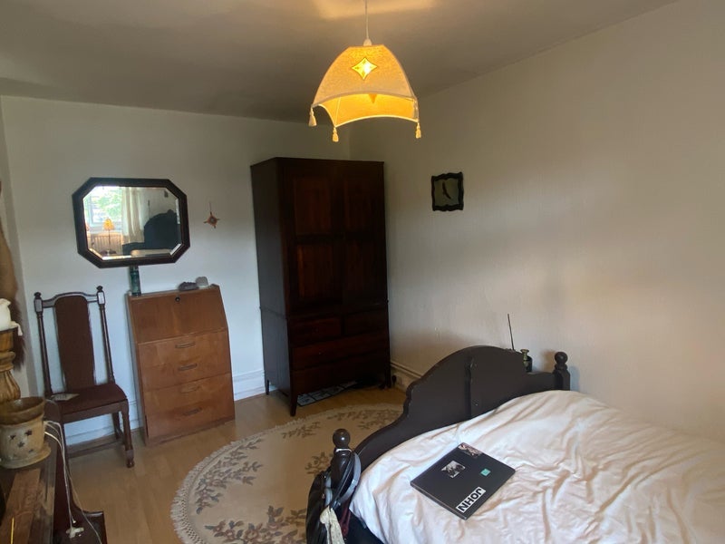 Room Rushmore Road in Greater London