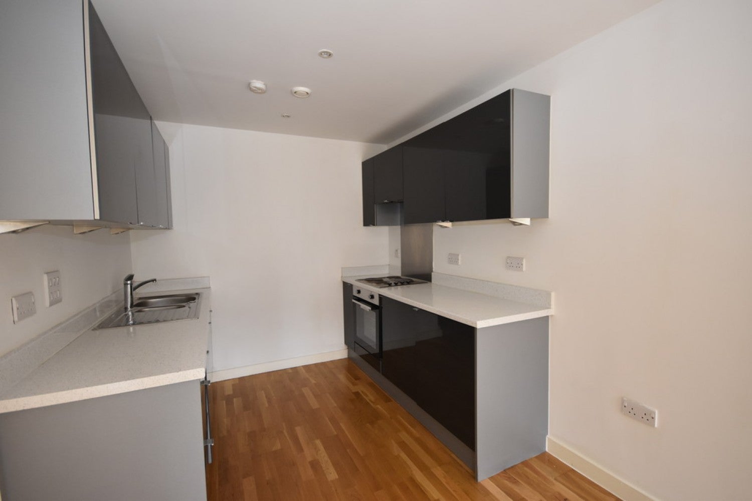 Flat Derby Way in Bury