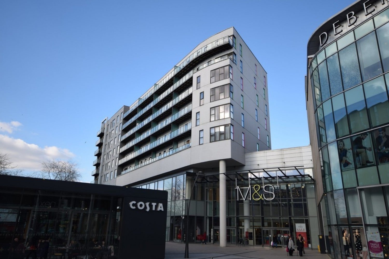 Flat Derby Way in Bury