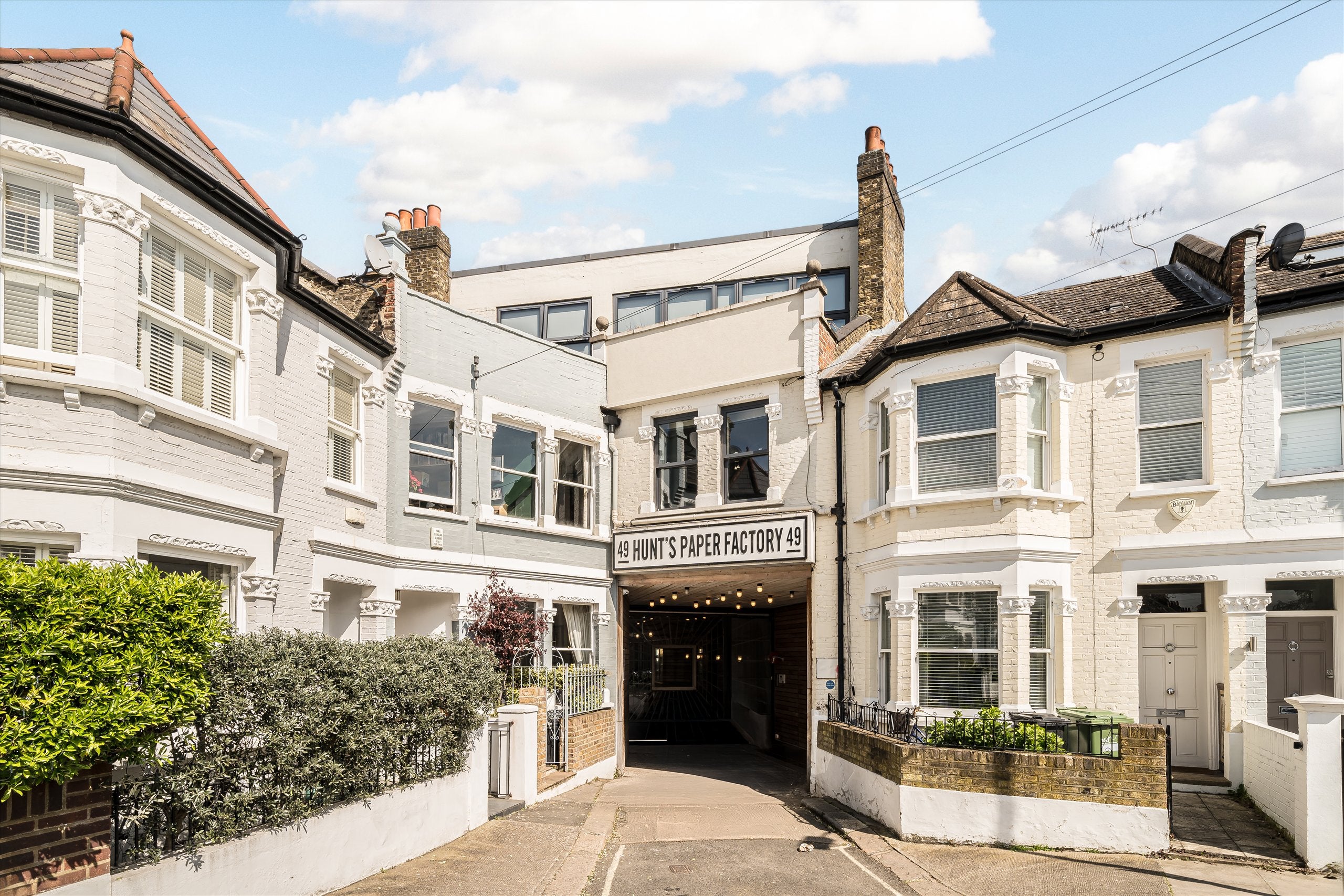 Flat Atalanta Street in Greater London