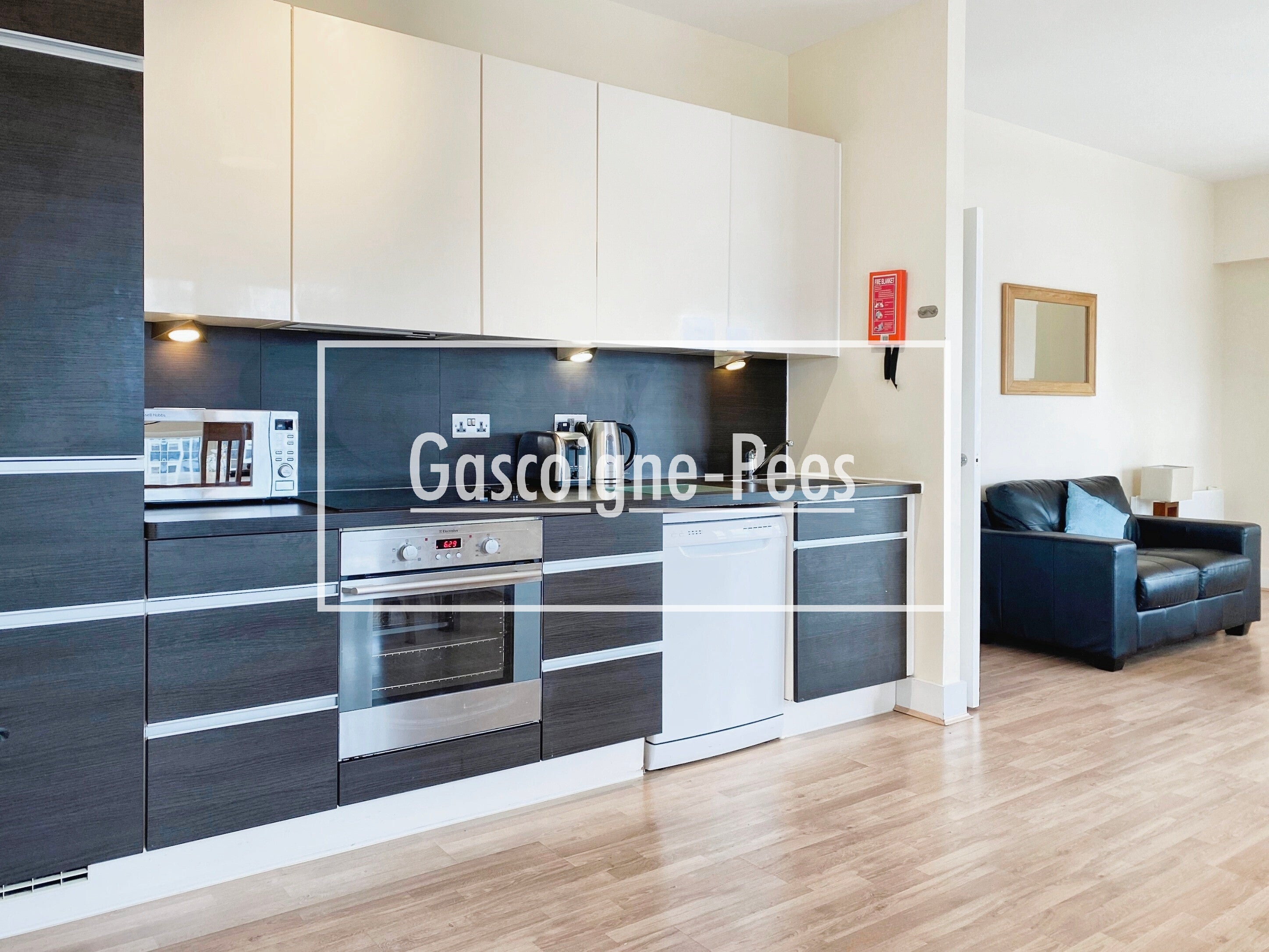 Flat Chapel Hill in Basingstoke and Deane