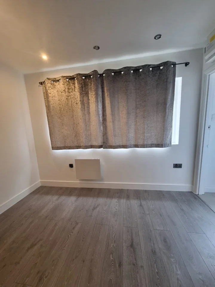 Room Pinecrest Gardens in Greater London