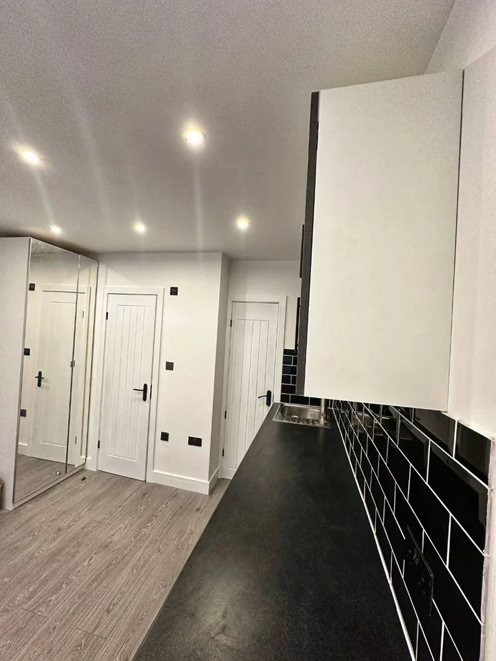 Room Pinecrest Gardens in Greater London