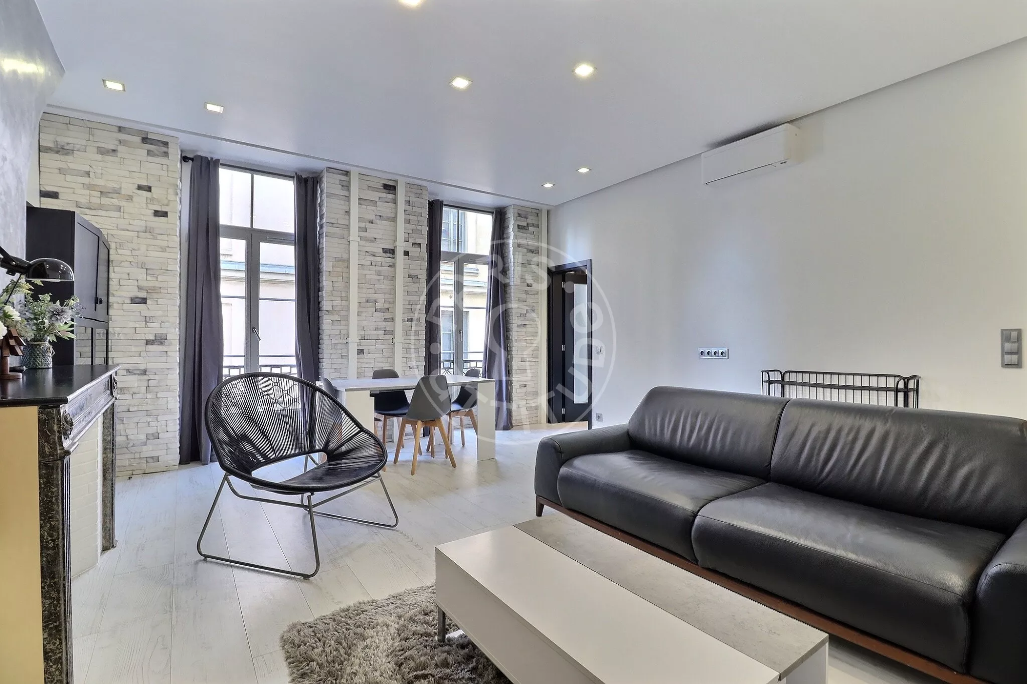 Flat Rue Debelleyme in Paris