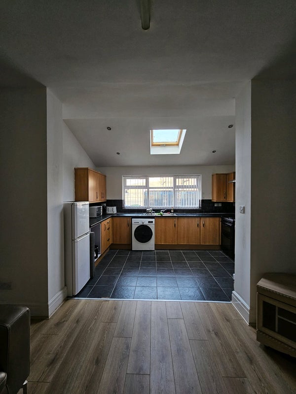 Room Skerton Road in Manchester