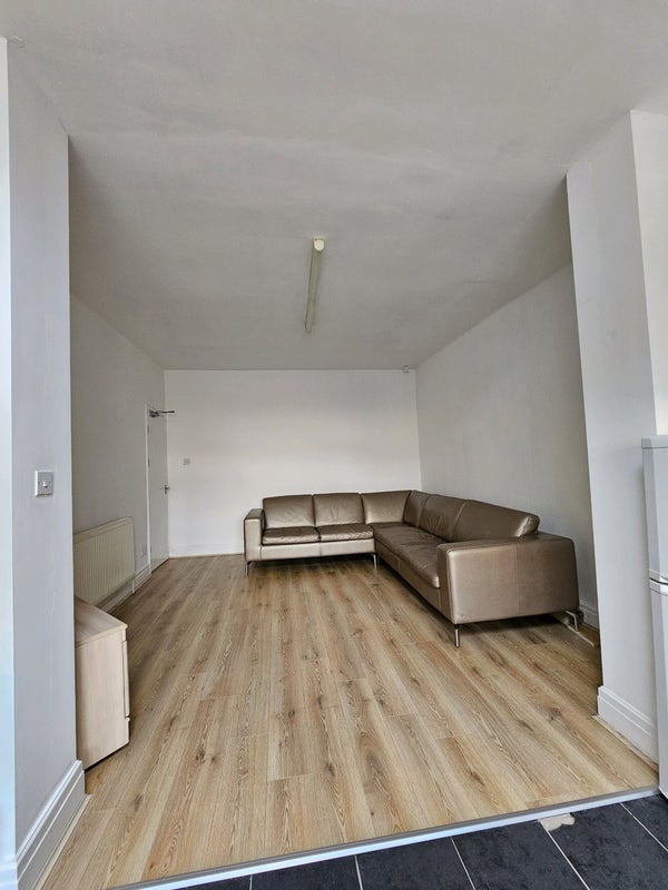 Room Skerton Road in Manchester