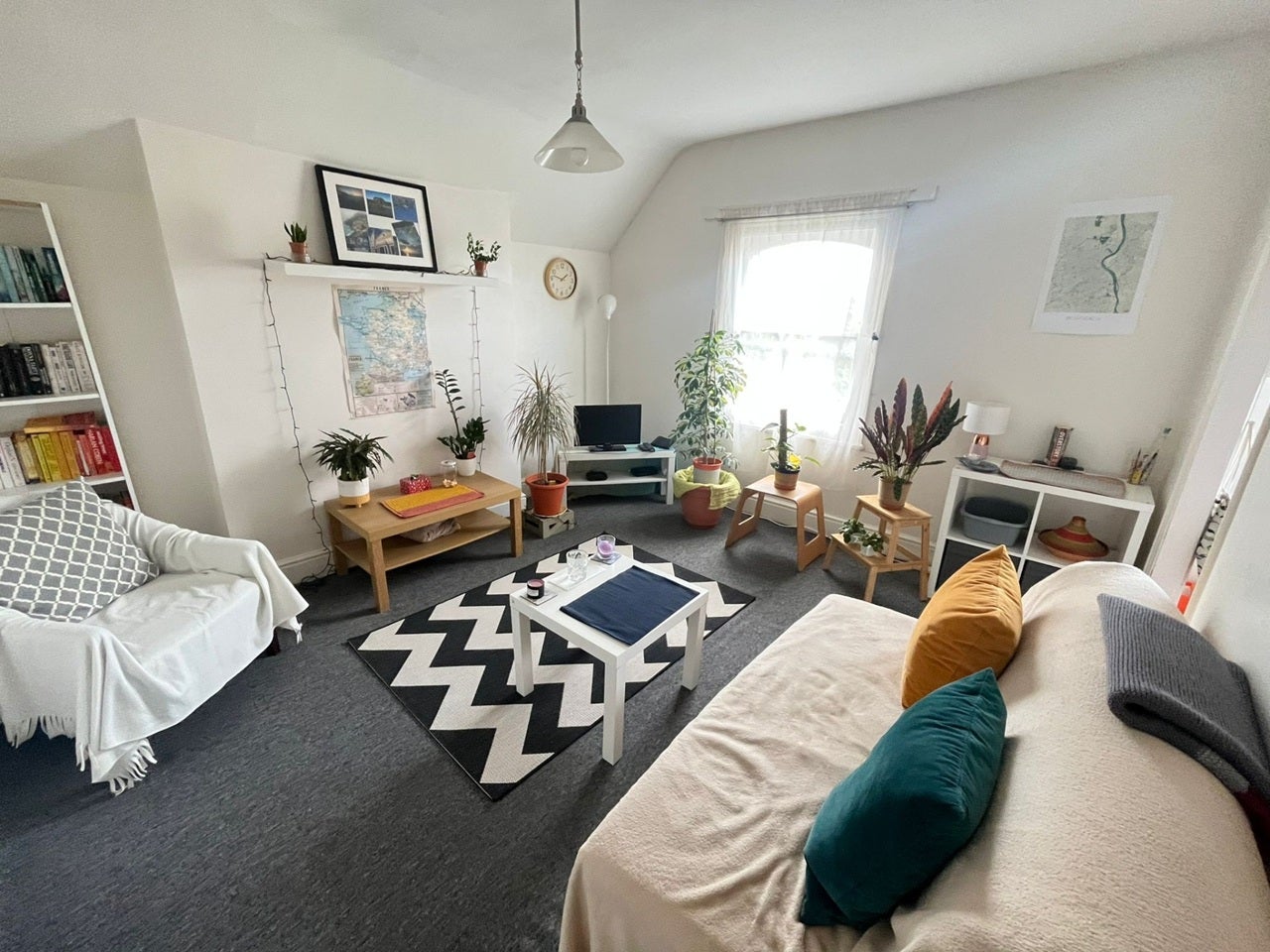 Flat Robinson Road in Greater London