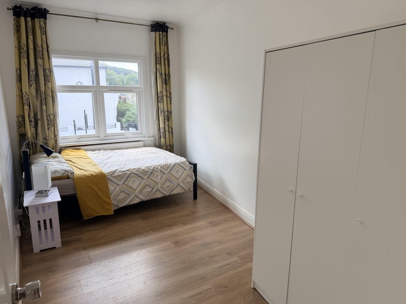 Room Blithdale Road in Greater London