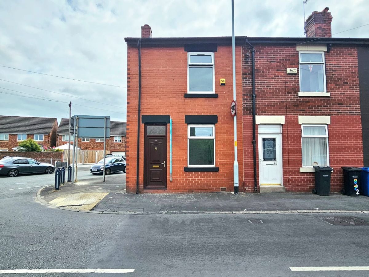 House Windmill Lane in Stockport