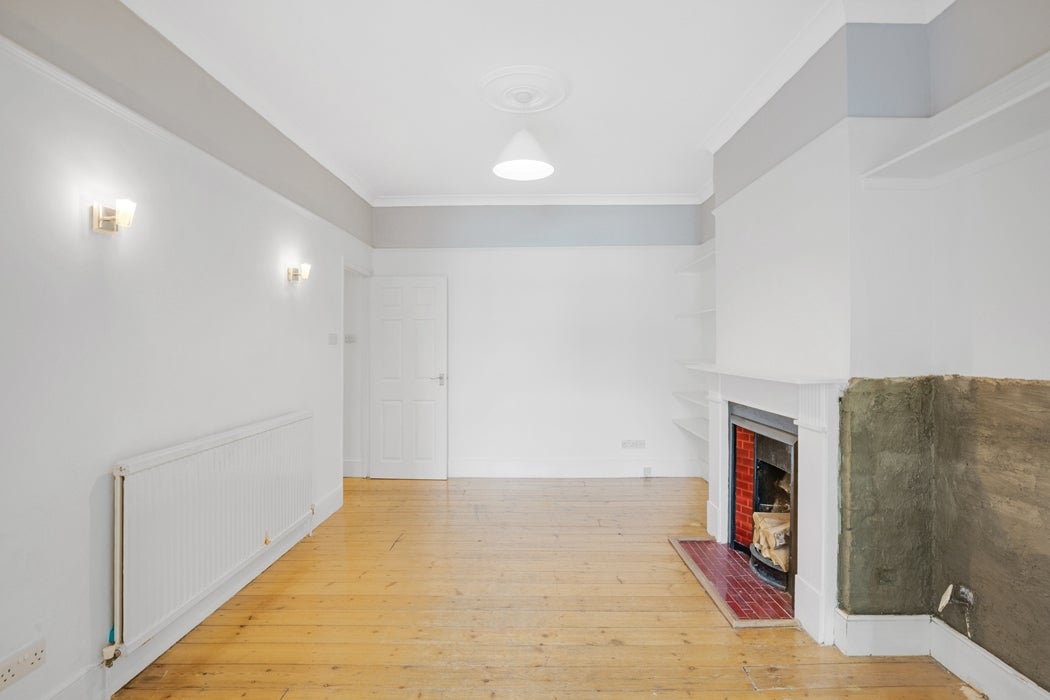 Flat Kingsland Road in Greater London