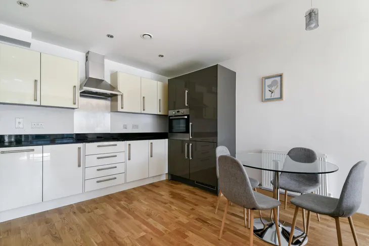 Flat Osterberg Road in Dartford
