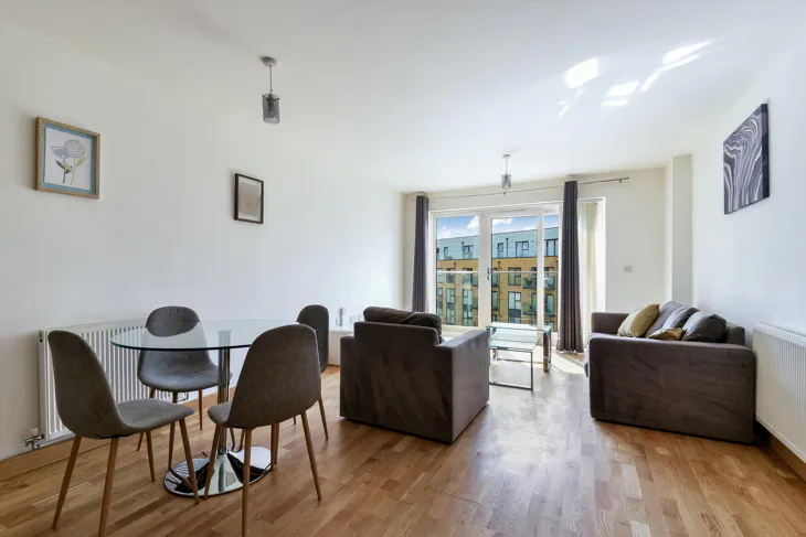 Flat Osterberg Road in Dartford