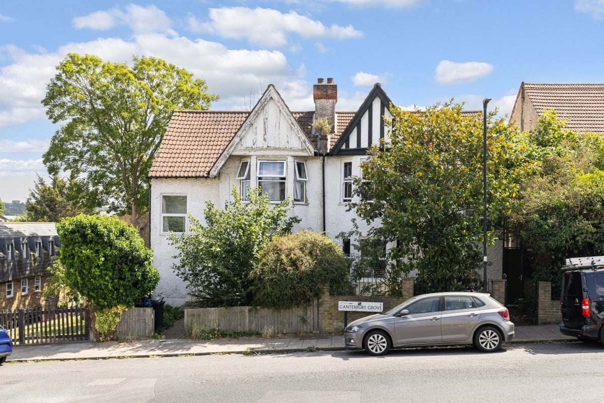 House Canterbury Grove in Greater London