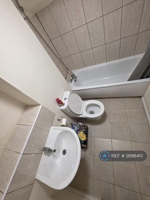 Flat Pearcey Road in Bedford