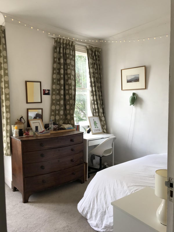Room Sulgrave Road in Greater London