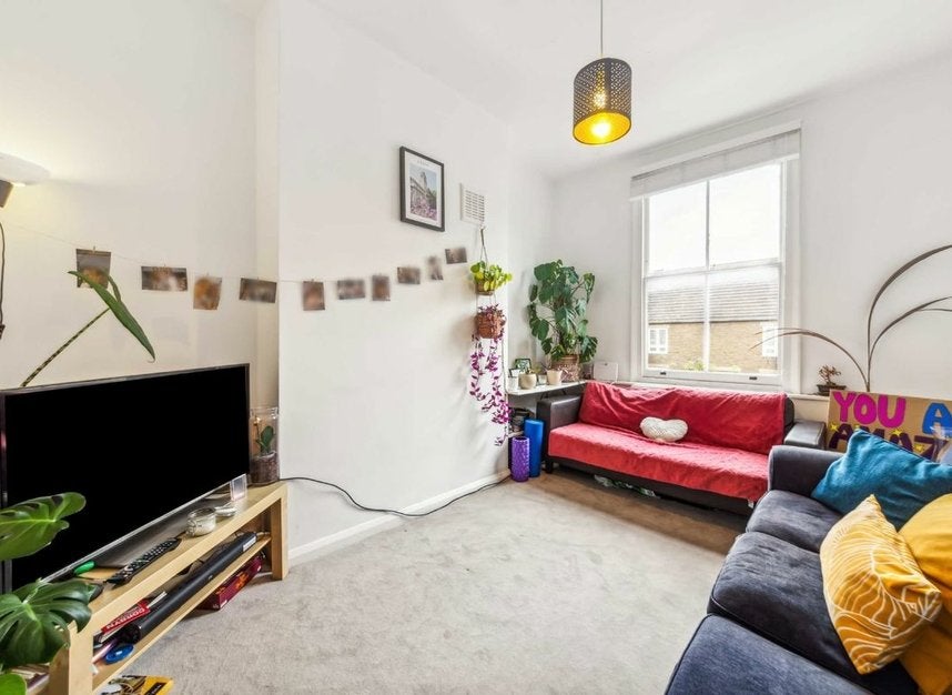 Flat Charteris Road in Greater London