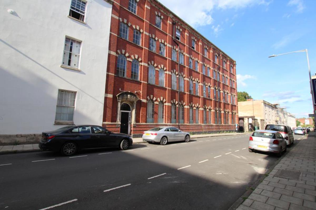 Flat Wilson Street in Bristol